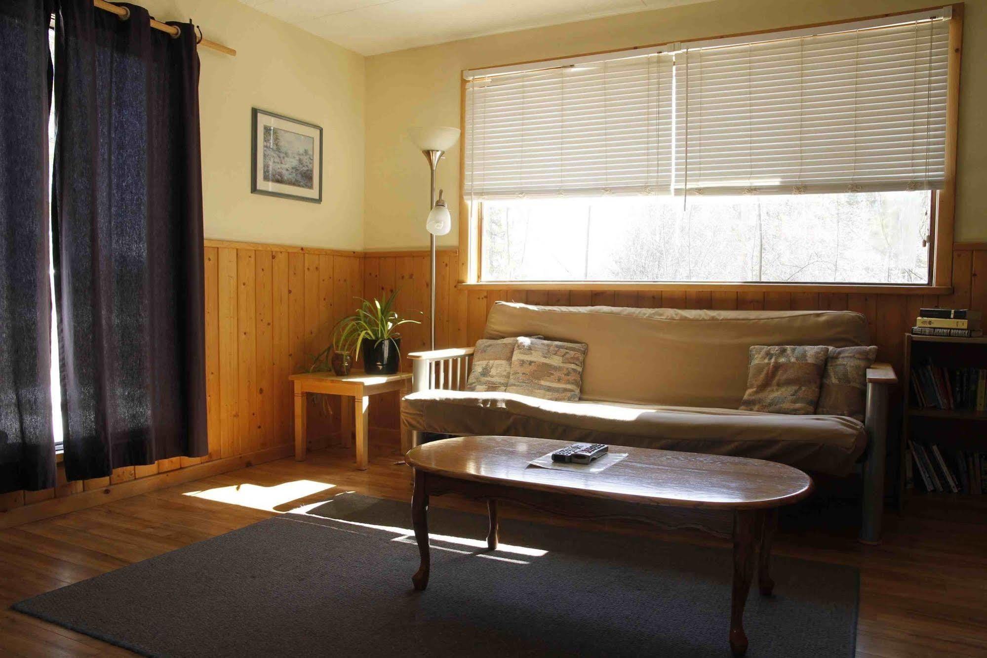 Sundog Retreat Whitehorse Exterior foto